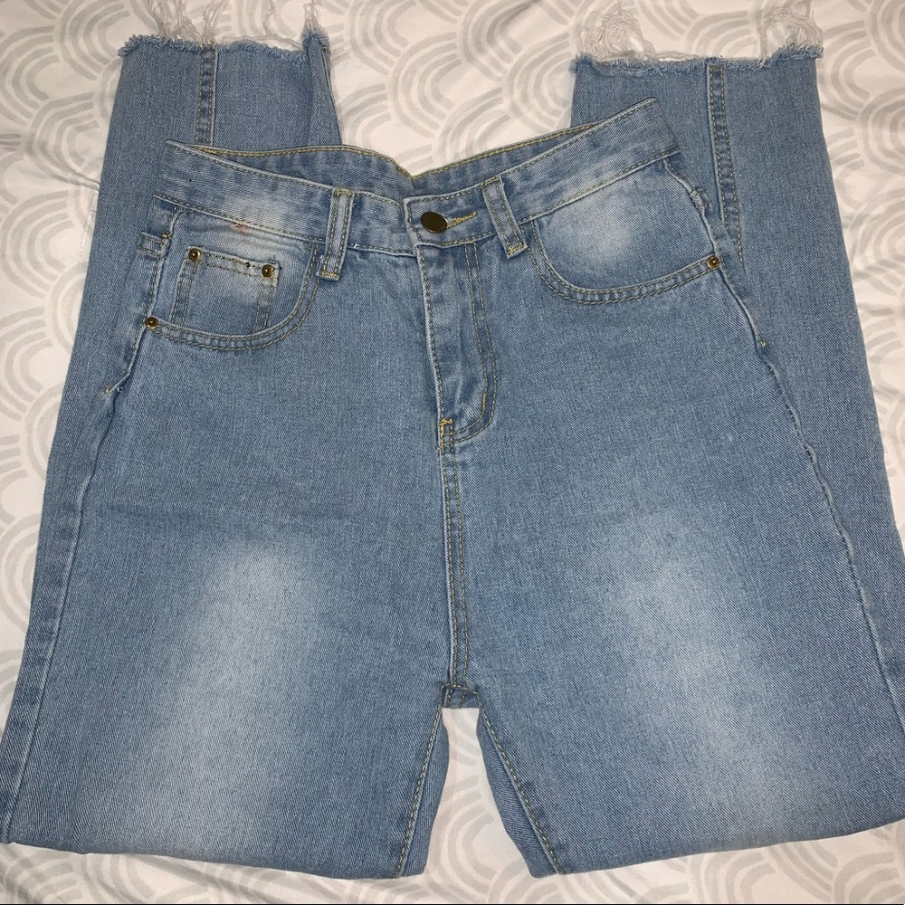 Light Washed Blue Jeans